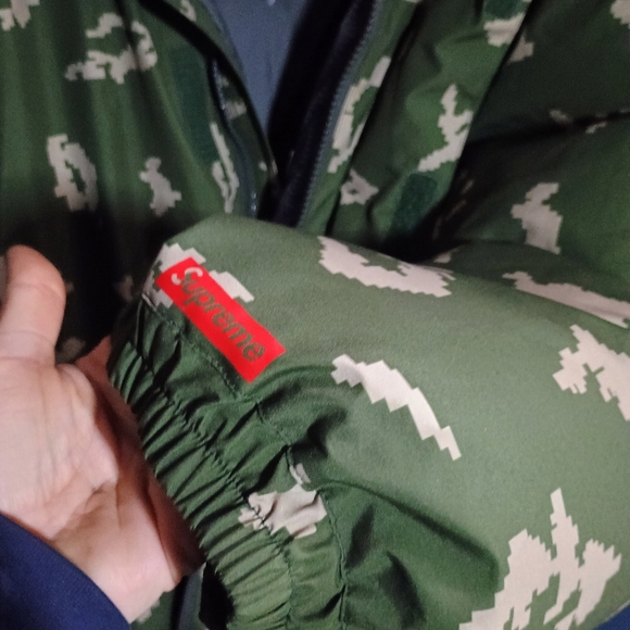 Supreme GORE-TEX 700-Fill Down Parka (FW21) Olive Russian Camo waterproof, - Picture 9 of 16